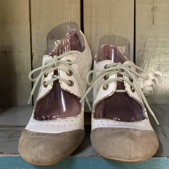 Jeffrey Campbell Ibiza, vintage lace up wedge - Picture 4 of 9